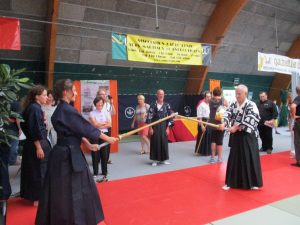 première leçon de kendo en ce qui me concerne. Pas de quoi pavoiser malgré mes trente années de kobudo!
