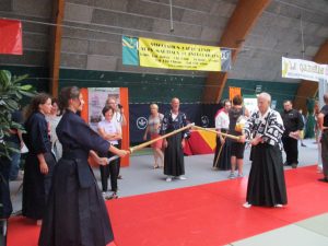 première leçon de kendo en ce qui me concerne. Pas de quoi pavoiser malgré mes trente années de kobudo!